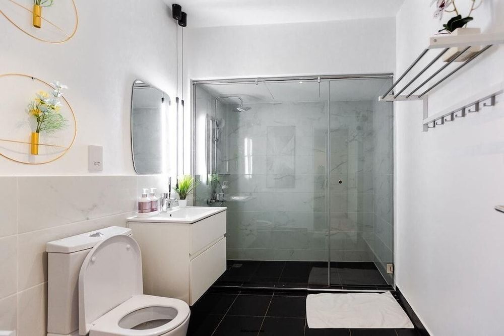 Unique Homes by Embassy Gardens Deluxe Duplex, 1 Bedroom, Pool View 24