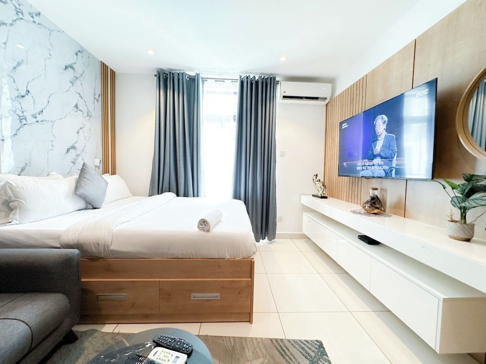 Unique Homes by Embassy Gardens Luxury Studio Suite, Courtyard View 24