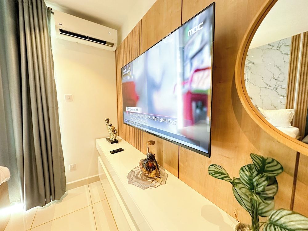 Unique Homes by Embassy Gardens Luxury Studio Suite, Courtyard View 81