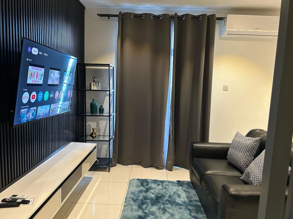 Unique Homes by Embassy Gardens Luxury Studio Suite, Courtyard View 94