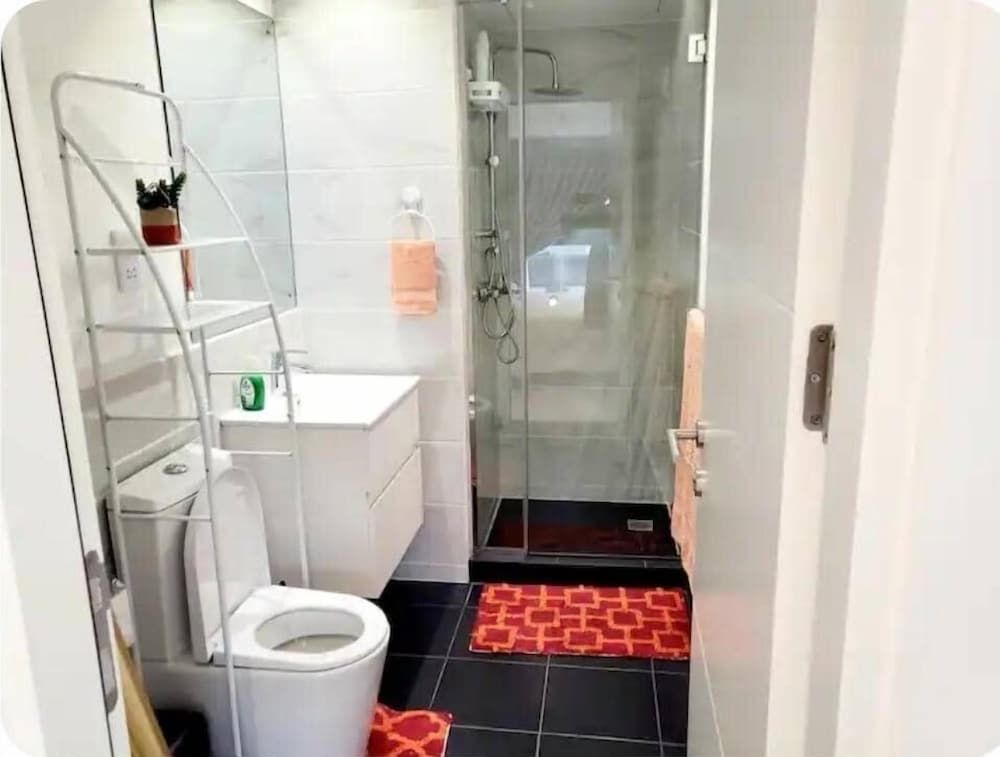 Unique Homes by Embassy Gardens Luxury Studio Suite, Courtyard View 63