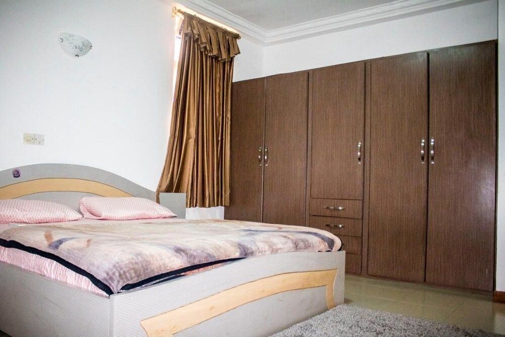 Sara's place