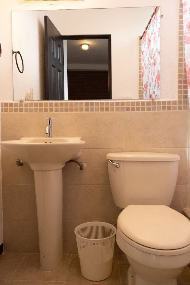 Lar Antiqua Hotel Standard Quadruple Room 5