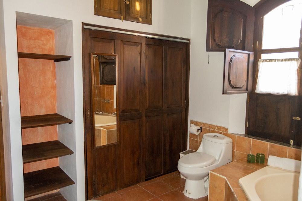 La Villa Serena Deluxe Room 9