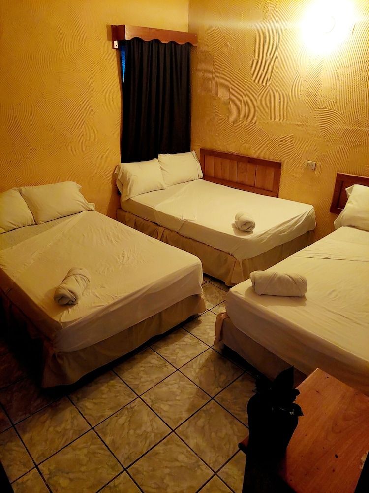 NATZ HOTEL Basic Triple Room 2