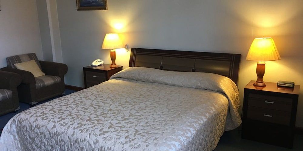 Basic Room, 1 Queen Bed, Non Smoking