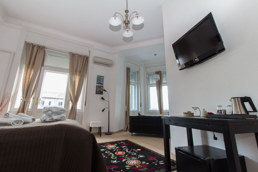 Butterfly Home Danube Superior Double or Twin Room, River View 4