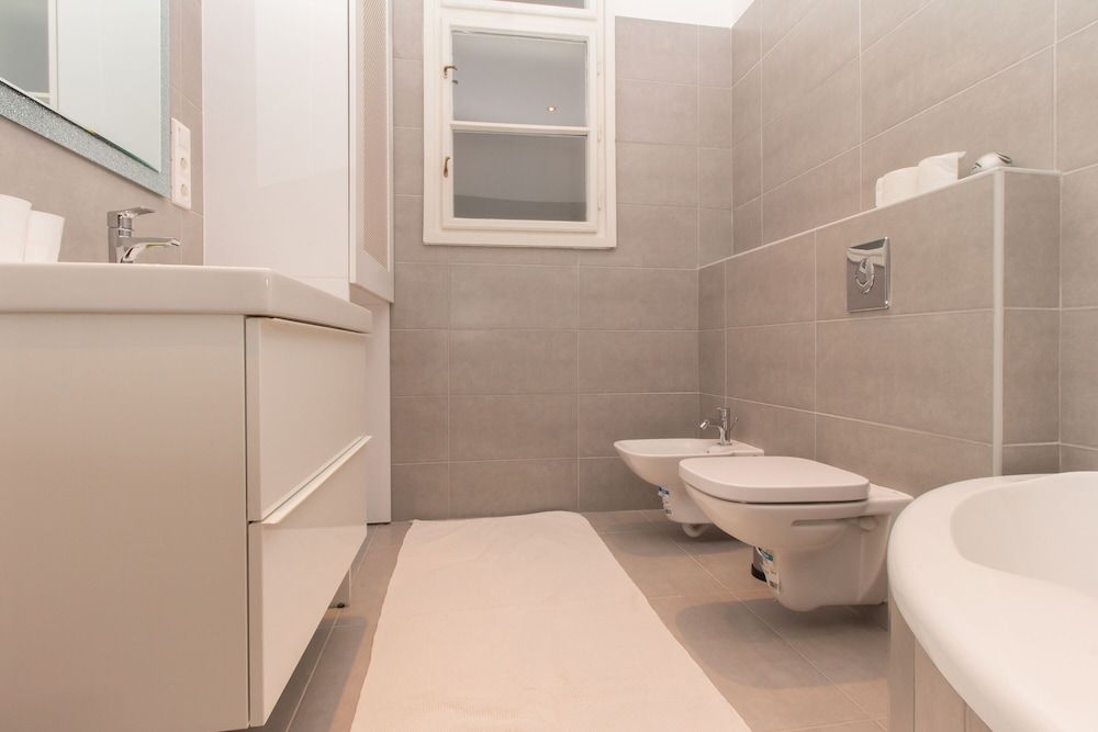 Butterfly Home Danube Comfort Double or Twin Room, City View 6