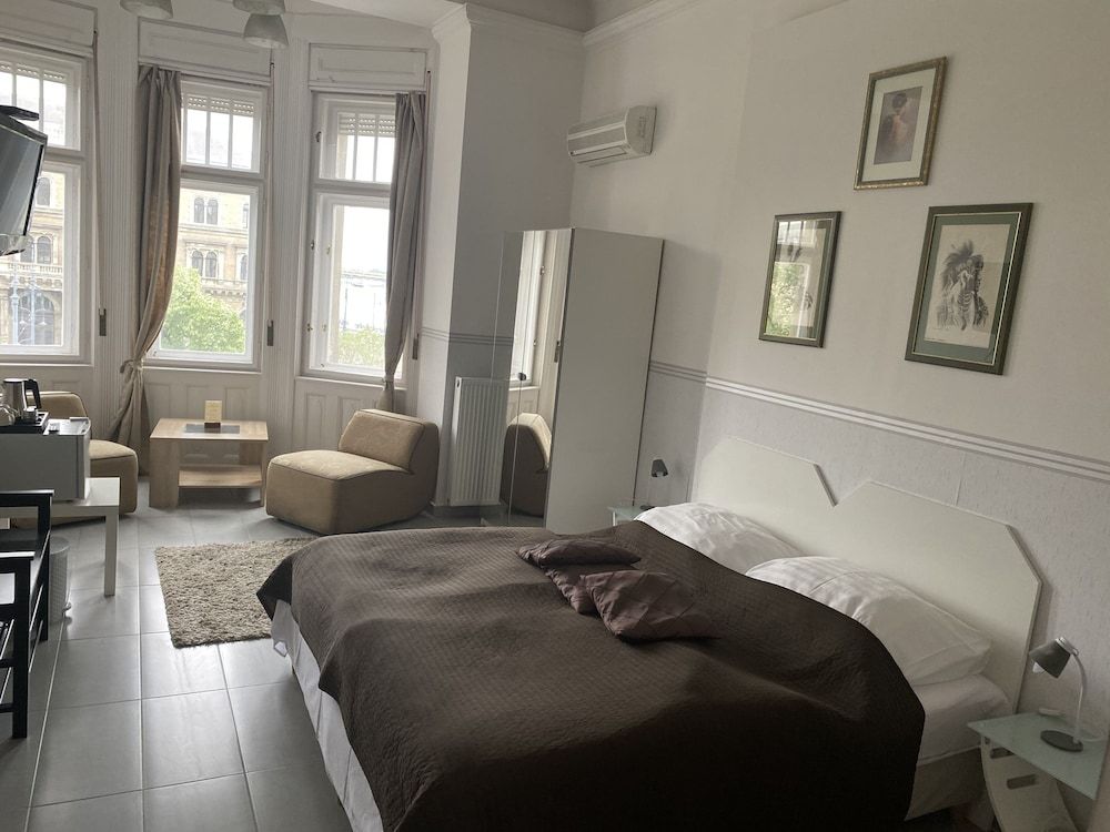 Butterfly Home Danube Superior Double or Twin Room, River View 17