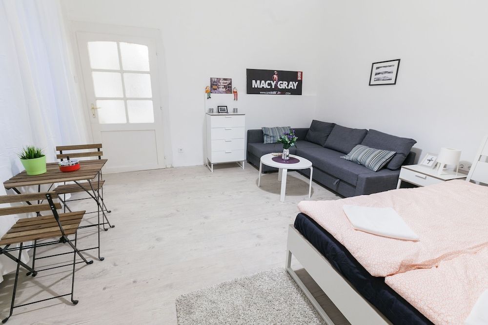 undefined Classic Ernesto near Opera 3