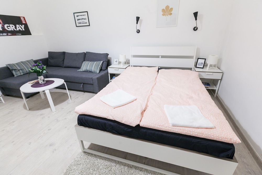 undefined Classic Ernesto near Opera 4