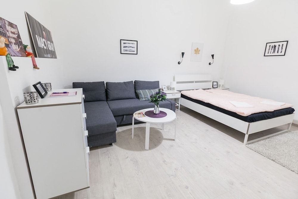 undefined Classic Ernesto near Opera 5