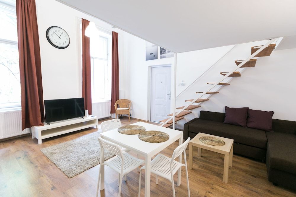 Sparkling Ernesto IV City Apartment, 4 Bedrooms 15