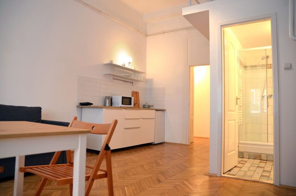 undefined Incredible Ernesto I 9