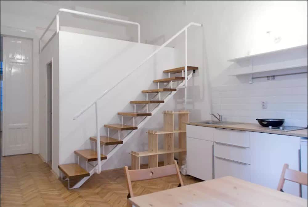 undefined Incredible Ernesto I 8