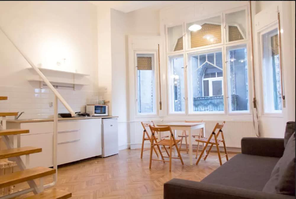 undefined Incredible Ernesto I 10