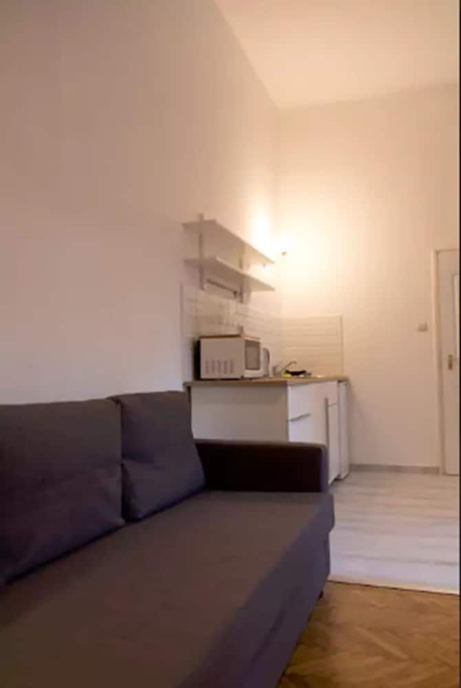 Incredible Ernesto IV City Apartment, 3 Bedrooms 11