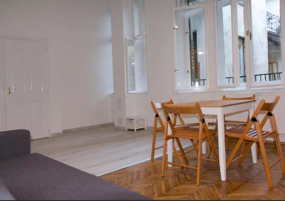 Incredible Ernesto IV City Apartment, 3 Bedrooms 20