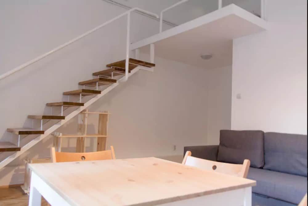 undefined Incredible Ernesto IV 8