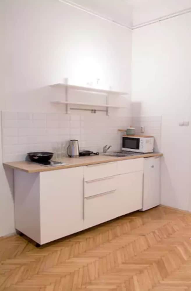 Incredible Ernesto IV City Apartment, 3 Bedrooms 10