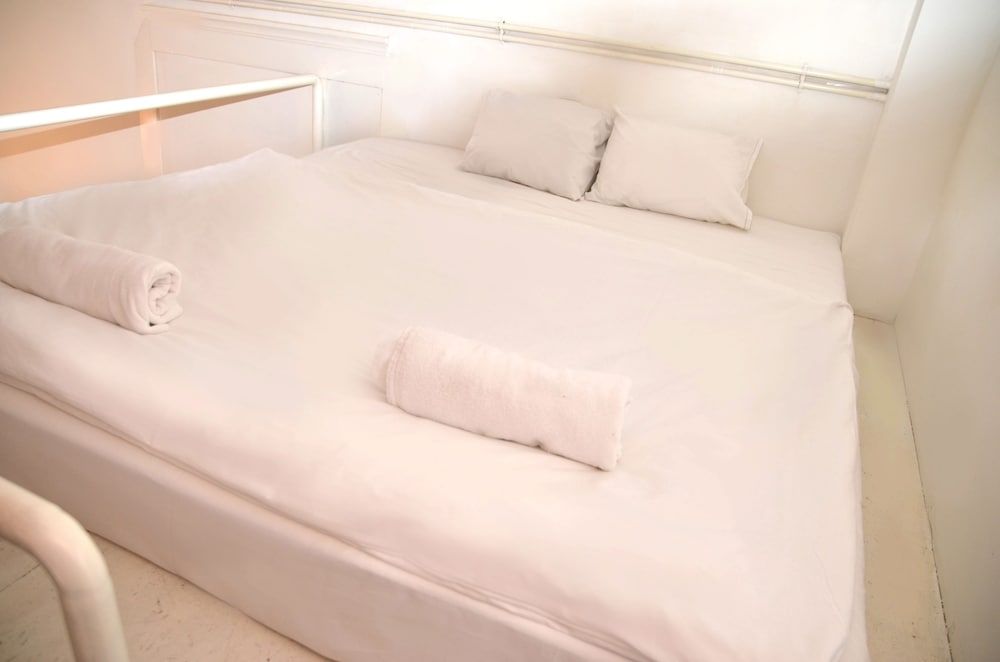 undefined Incredible Ernesto IV 3