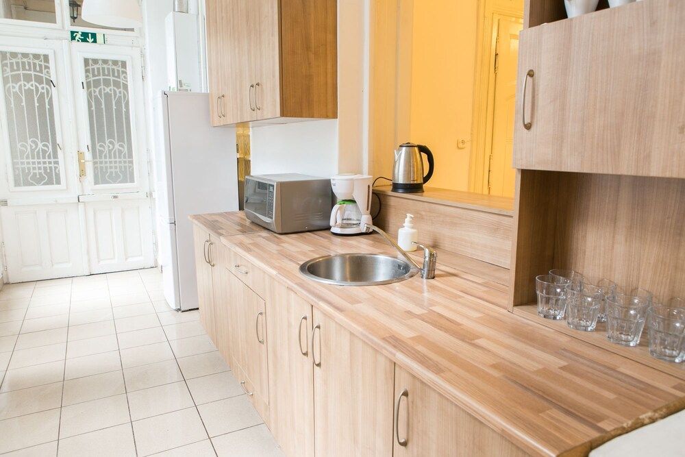 Fullhouse Ernesto III City Apartment, 5 Bedrooms 25