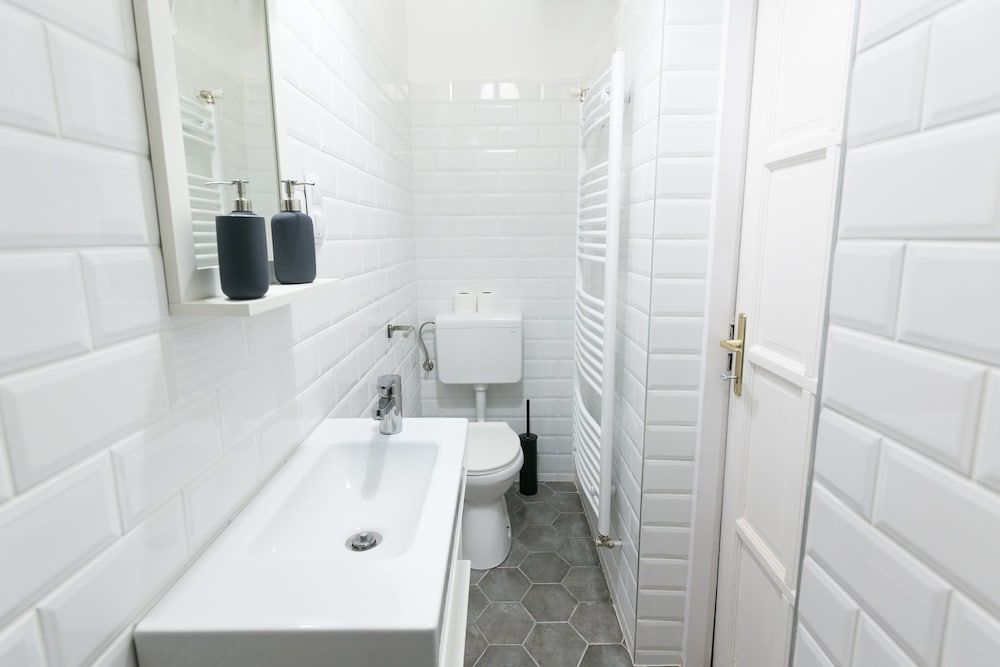 Sparkling Ernesto II City Studio, 1 Double Bed with Sofa bed 12