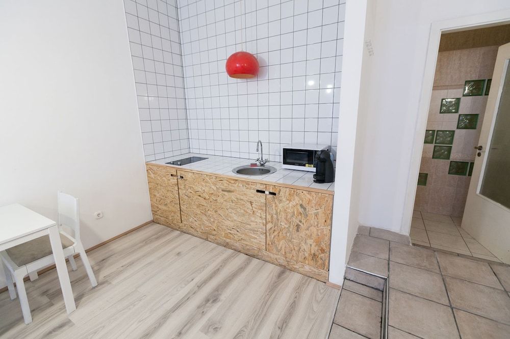 undefined Colorful Ernesto II 8