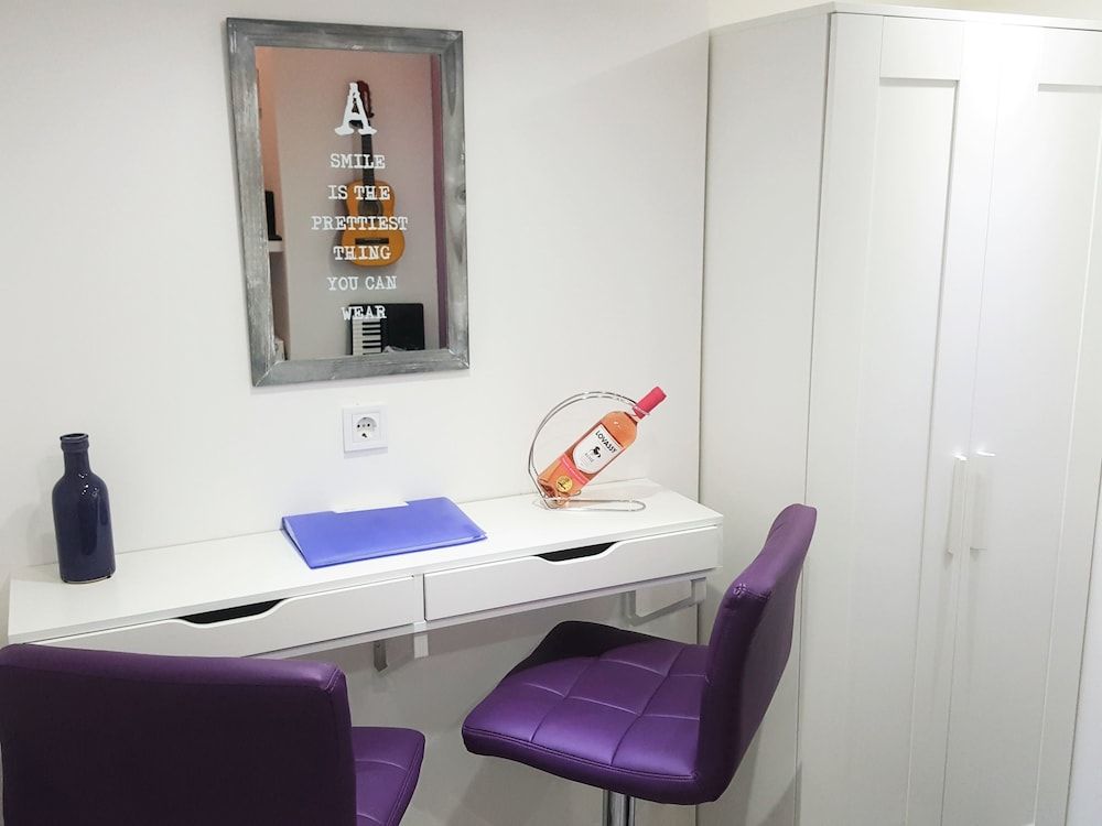 Happy Home Budapest POP Design Apartment (PURPLE) 8