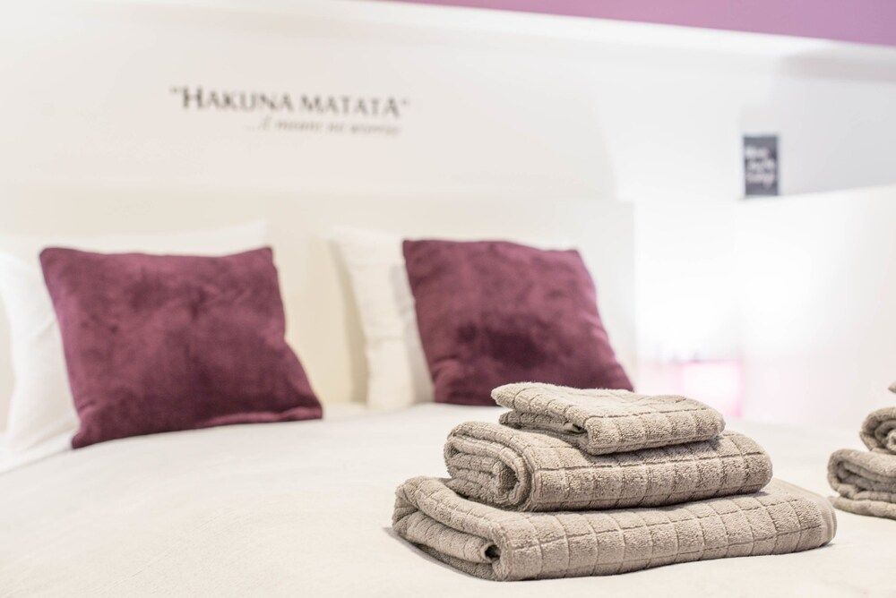 Happy Home Budapest POP Design Apartment (PURPLE) 3