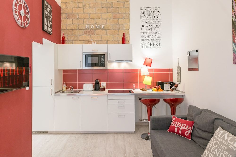 happy home Budapest FOX Design Apartment, 1 Queen Bed with Sofa bed (RED) 10