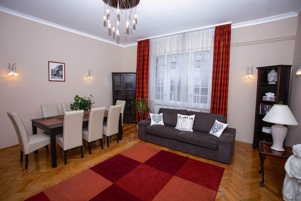 undefined Riverdale Residence 10