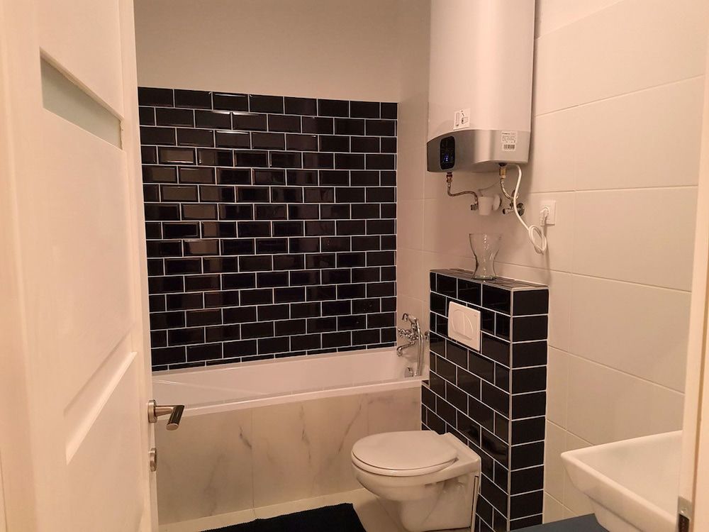 Sunset Central Apartment City Apartment, Accessible, Courtyard View 3