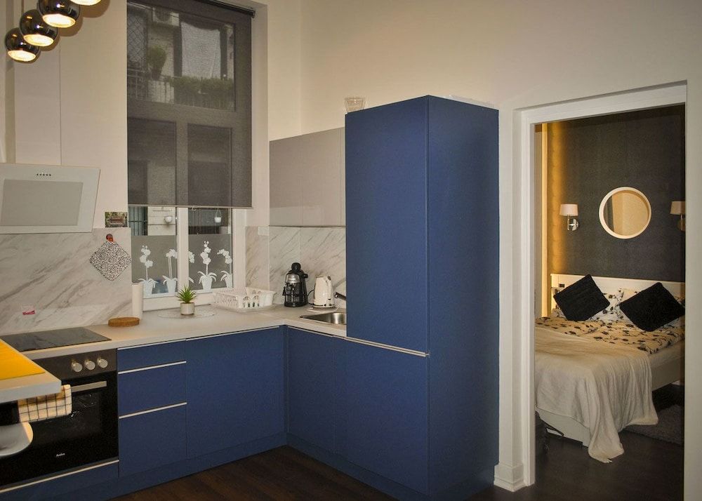 Sunset Central Apartment City Apartment, Accessible, Courtyard View 8