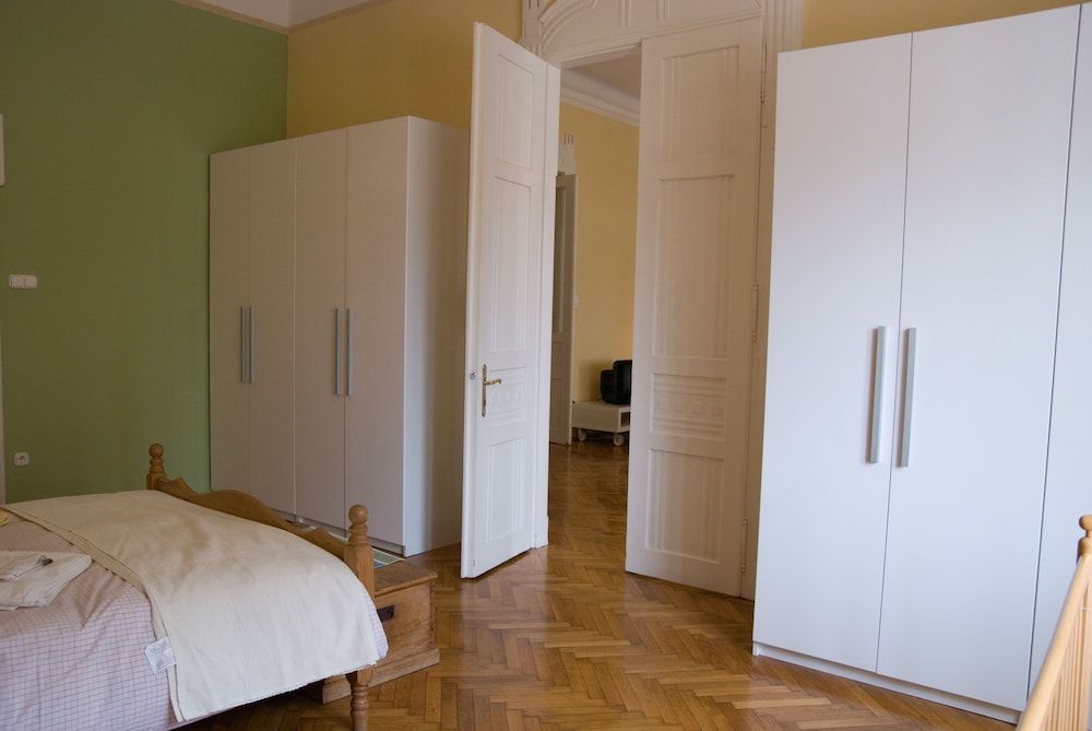 Opera Theater Apartment Family Apartment 20