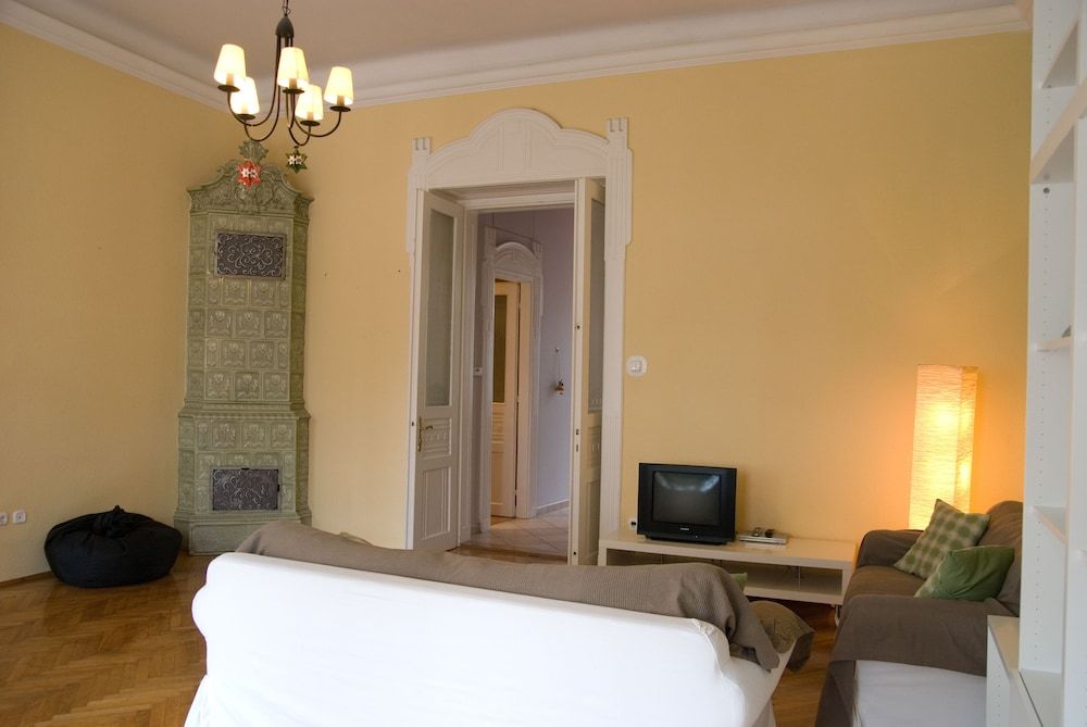 Opera Theater Apartment Family Apartment 33