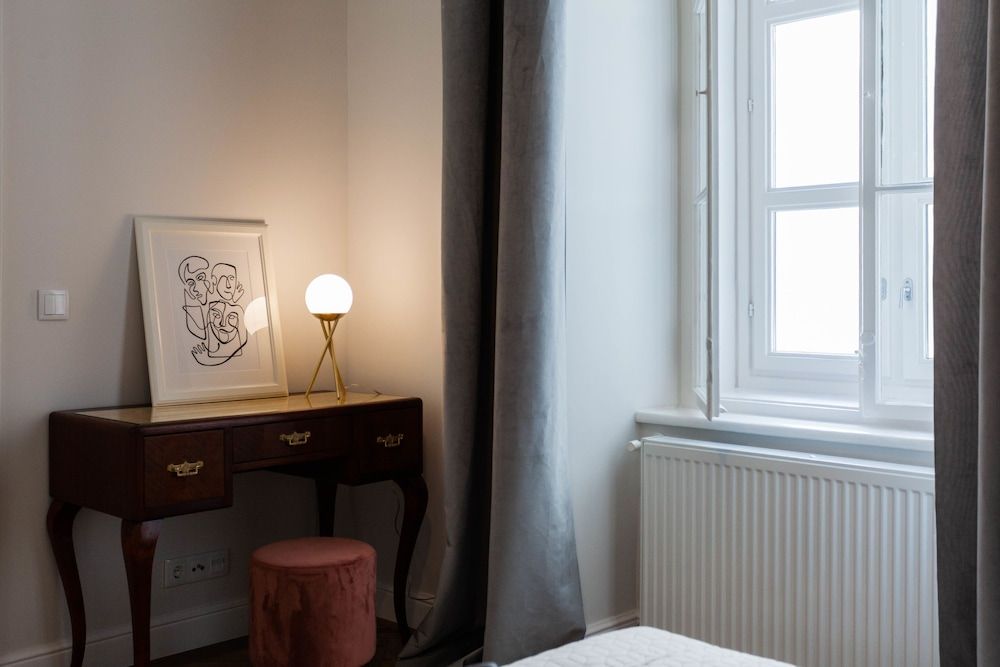 undefined Luxury Central Apartment 5