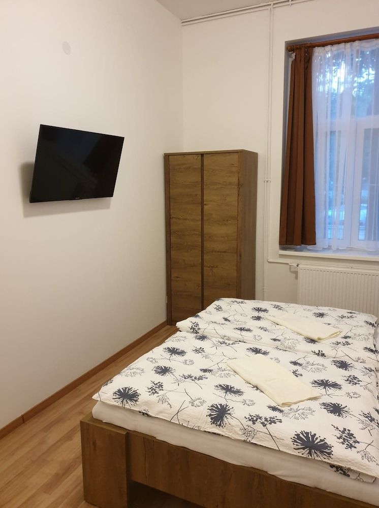 Guest House Orczy Park Standard Room 8