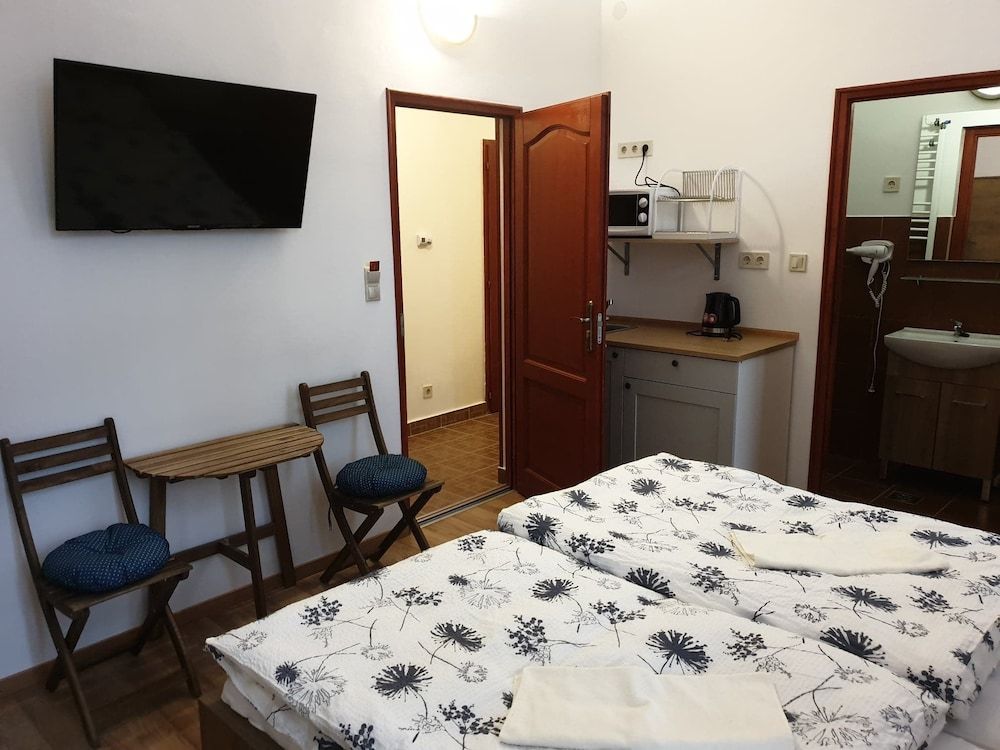undefined Guest House Orczy Park