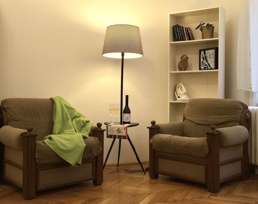 Gaia Astoria Double or Twin Room, Shared Bathroom 5