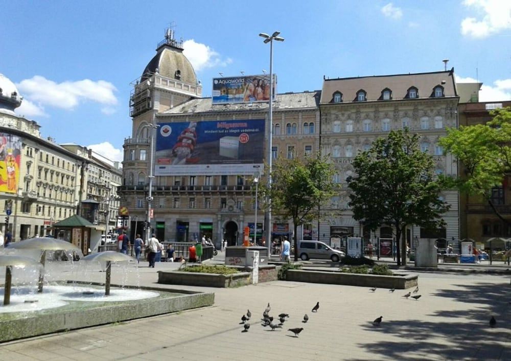 undefined Central Location Air-conditioning Wi-fi Pc Central Heating 5