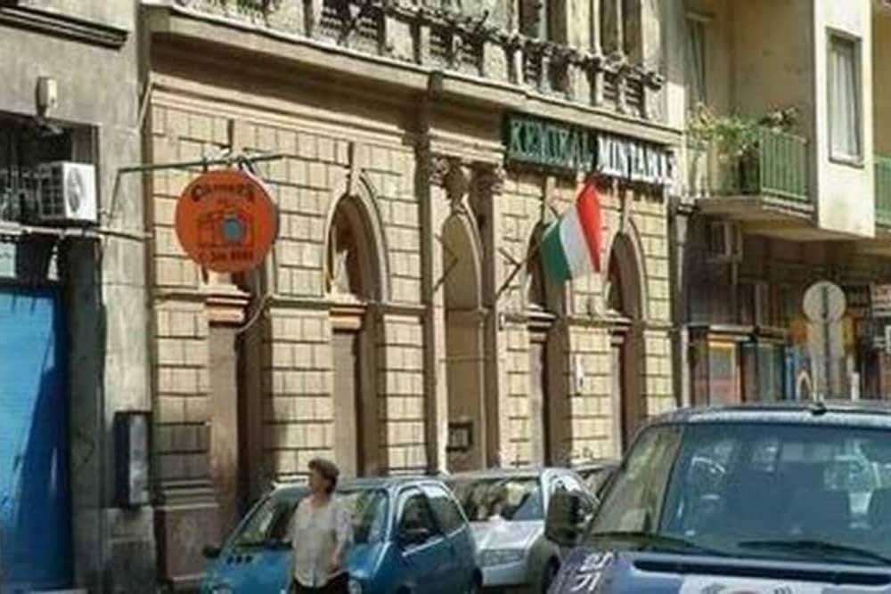 undefined Central Location Air-conditioning Wi-fi Pc Central Heating 2