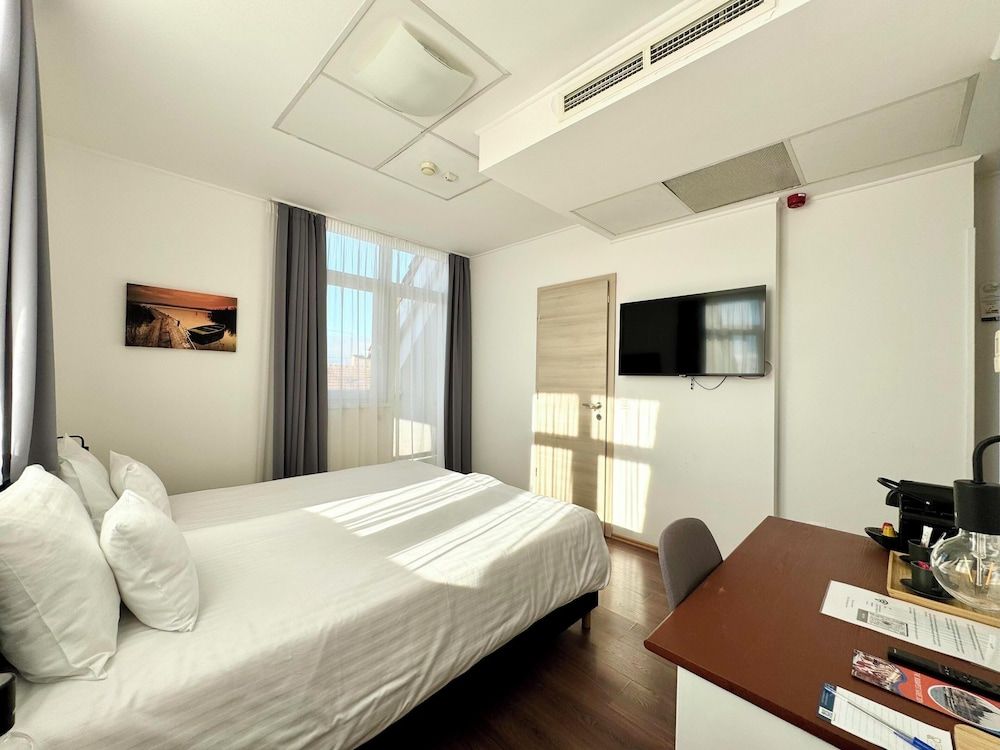 Rooftop City Residence Deluxe Double or Twin Room 5