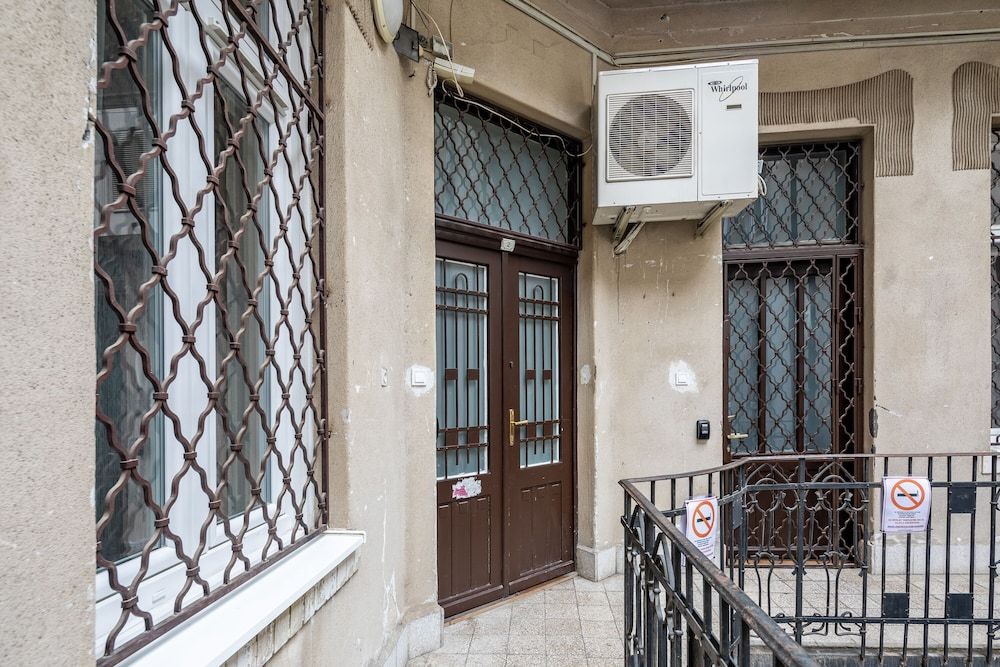 undefined Luxurious Apartment At City Center 2