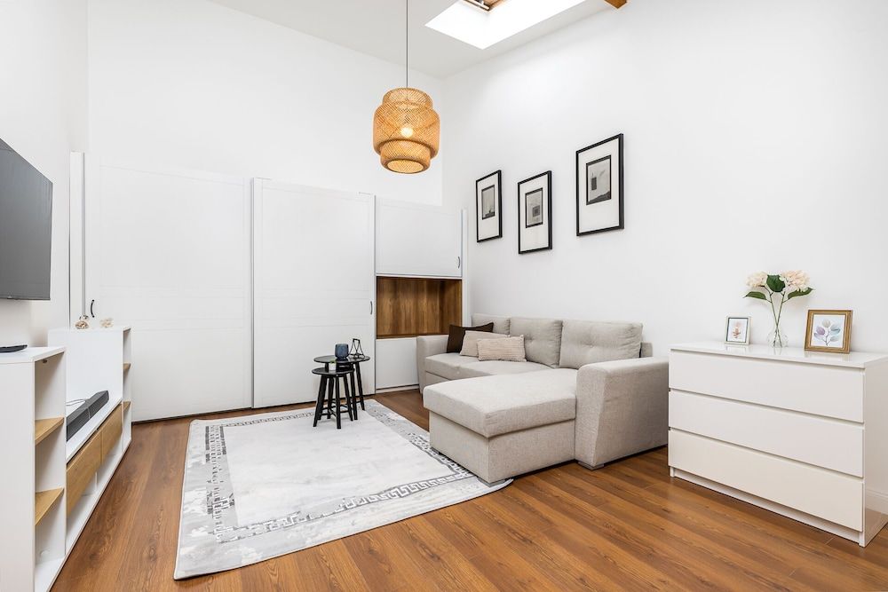 undefined Venus Apartments - Opera II 2