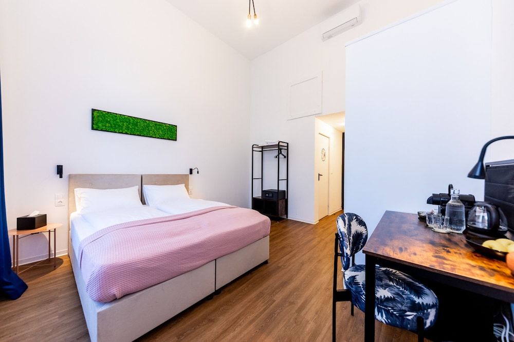 Adagio Downtown Rooms Standard Room 6