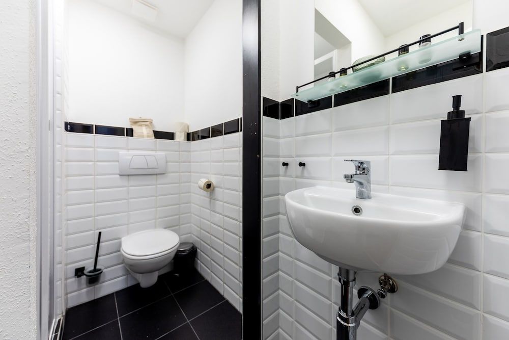 Adagio Downtown Rooms Standard Room 8