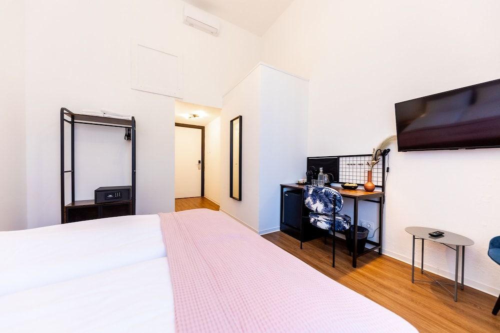 Adagio Downtown Rooms Standard Room 2