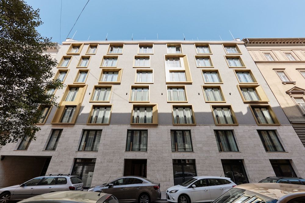 undefined The Amberlyn Suite Hotel 2