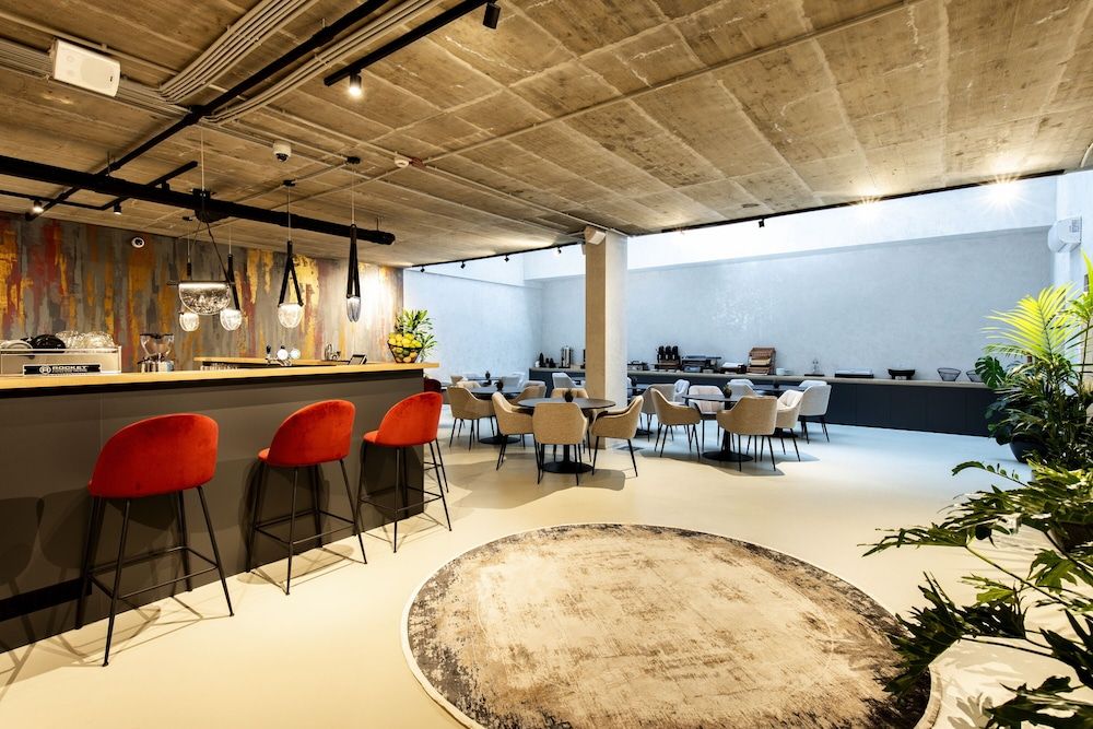 undefined The Amberlyn Suite Hotel